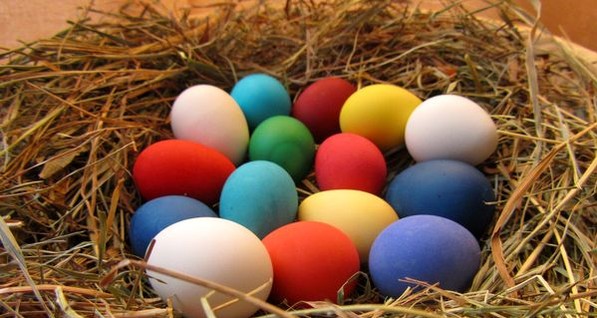 Пасха-2018: народные средства окрашивания яиц 