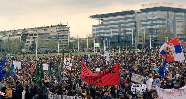 В Сербии начались массовые протесты из-за результатов выборов президента