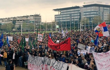 В Сербии начались массовые протесты из-за результатов выборов президента
