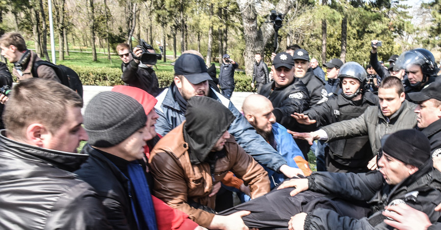 В Одессе за час произошло две драки между проукранскими активистами и антимайдановцами
