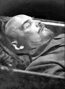 Тело Ленина решили похоронить с помпой 