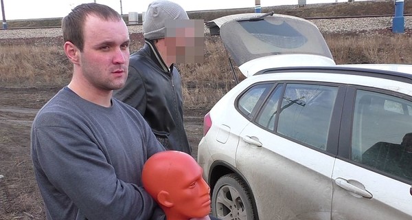 Задушенная маньяком девушка ожила в багажнике своего BMW