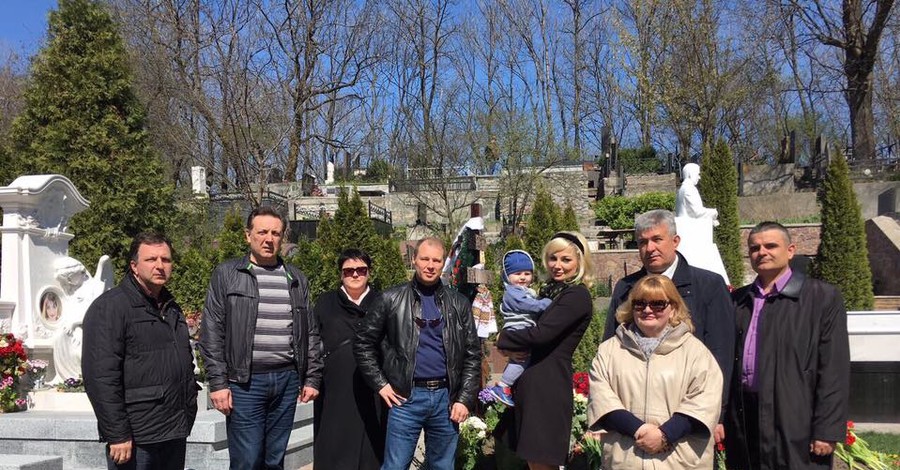В день рождения Вороненкова Максакова привела на могилу сына