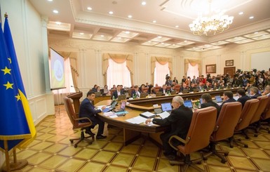 Министры поспорили, кто важнее для Украины - Каденюк или Королев