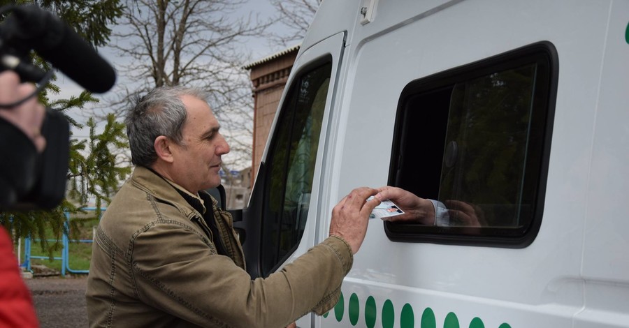 В Донбассе начали работать мобильные сервисные центры МВД
