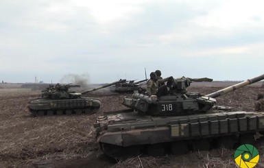 Украина провела танковые учения в зоне АТО