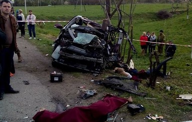 В аварии под Ивано-Франковском погибли четыре человека, пассажиры автобуса ранены