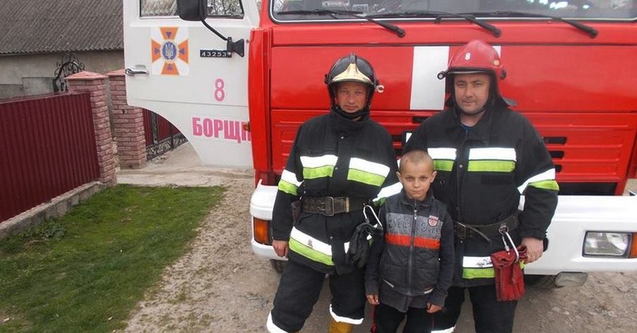 На Тернопольщине 9-летний герой спас малышей во время пожара