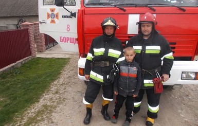 На Тернопольщине 9-летний герой спас малышей во время пожара