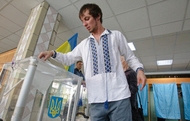Социологи огласили топ-3 партий и кандидатов в президенты Украины