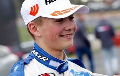 17-летний британский пилот потерял ноги после аварии в гонках Формулы-4