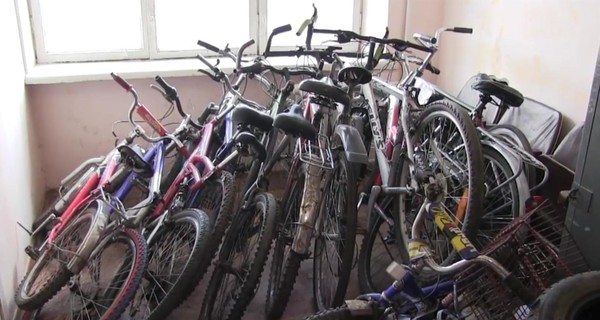 Полиция Сум не знает, кому отдать 12 краденных велосипедов