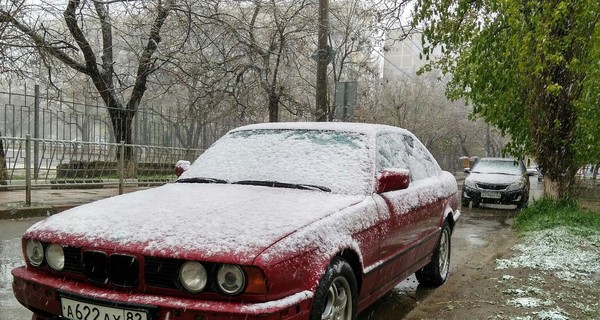 Крым засыпало апрельским снегом