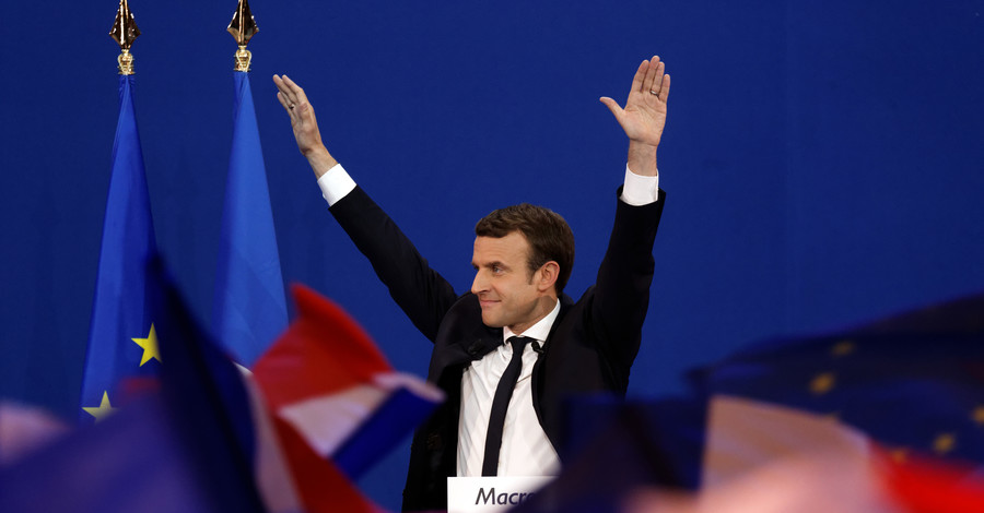 Выборы президента во Франции: подсчитаны почти все бюллетени, Макрон впереди