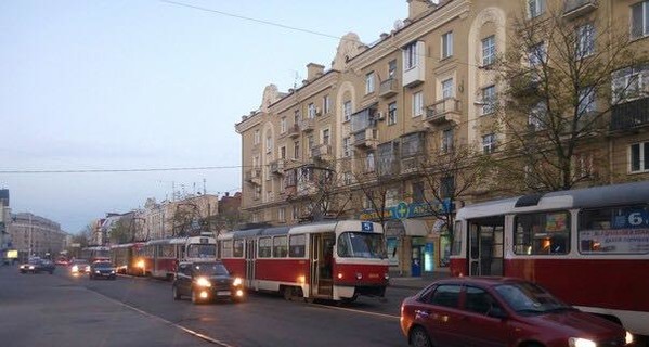 В Харькове пассажир избил водителя трамвая: женщина продолжила работу, хулиган уснул 