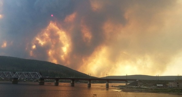 В Иркутской области горят леса и жилые дома, объявлен режим чрезвычайной ситуации