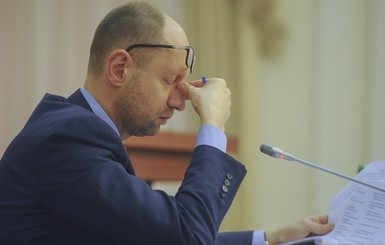 Яценюк призвал польскую власть угомонить украинофобов
