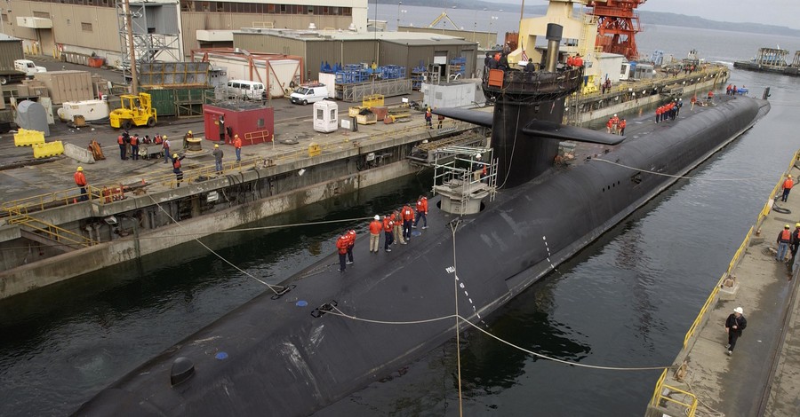 Северная Корея угрожает уничтожить атомную подводную лодку США