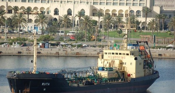 В Ливии судили 14 украинцев с захваченного танкера 