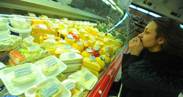 Ученые назвали 5 поразительных свойств сыра