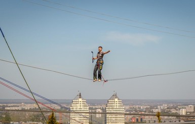 Днепровские экстремалы установили рекорд на высоте 88 метров