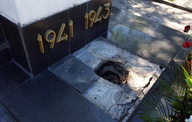 В Харькове разгромили могилу с останками 610 воинов Второй мировой 