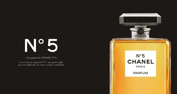 Ко дню рождения Chanel №5: топ-6 легендарных духов всех времен и народов