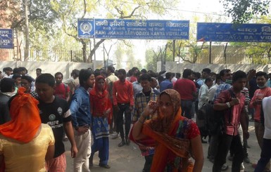 В Индии 200 школьниц госпитализировали из-за отравления газом