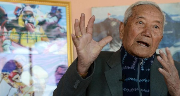 85-летний непалец скончался, пытаясь покорить Эверест