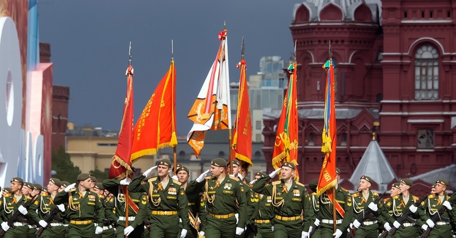 В Москве отменили парад авиационной техники, а в Питере - морской 