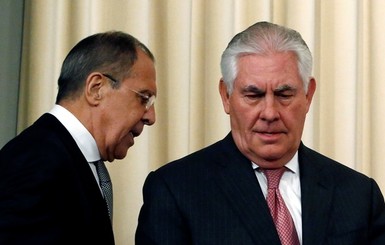 Тиллерсон рассказал Лаврову о снятии санкций с России 