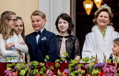 Принц Норвегии кривлялся и танцевал, нарушив этим протокол торжественного праздника 