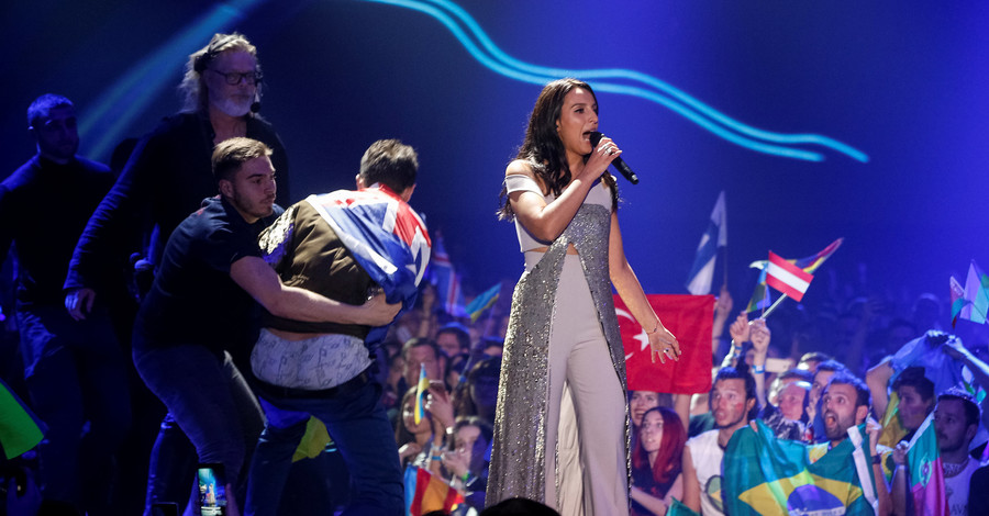 Евровидение-2017: зритель, снявший штаны перед Джамалой, оказался украинцем
