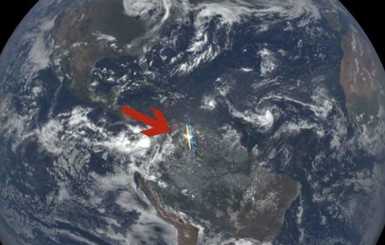NASA зафиксировали на поверхности Земли желто-голубые вспышки