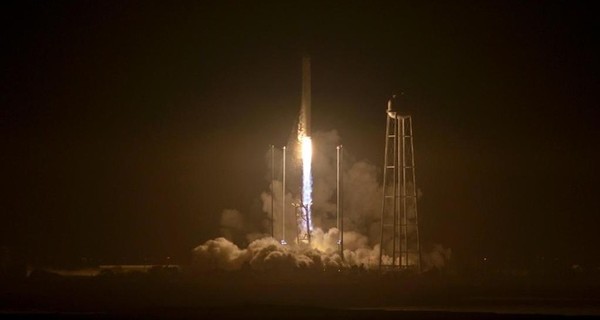 Компания SpaceX организует похороны в открытом космосе