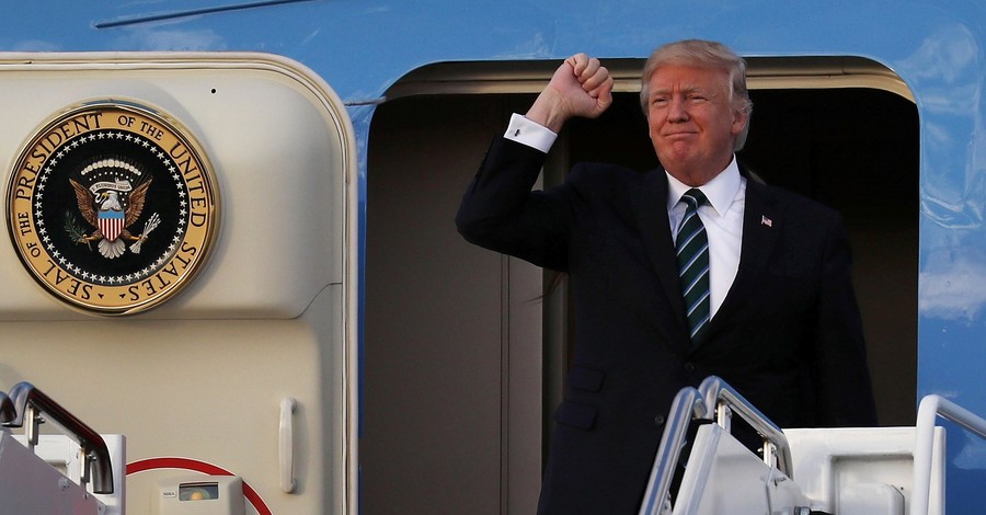 Большое турне Трампа: президента заставят ночевать на борту военного корабля