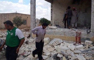 В Сирии смертники на мотоциклах атаковали штаб повстанцев, погибли 14 человек