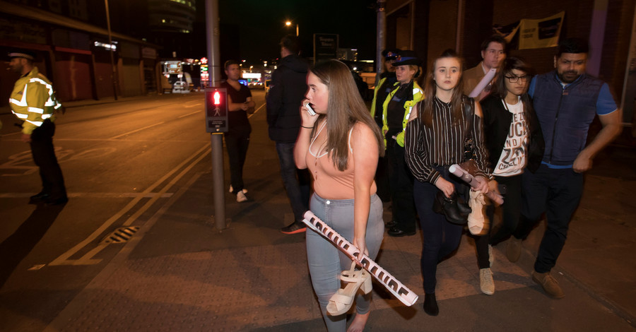 На концерте Арианы Гранде в Манчестере погибли 19 человек