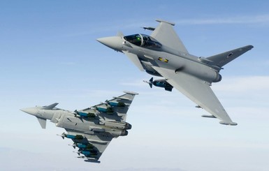 Великобритания подняла в воздух истребители на перехват российских самолетов