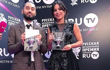 Ани Лорак похвасталась наградой российского телеканала RU.TV