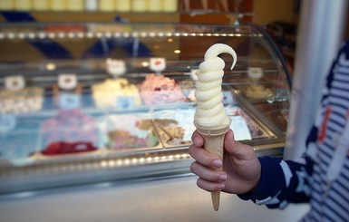 Под Николаевом школьник украл 76 порций мороженого