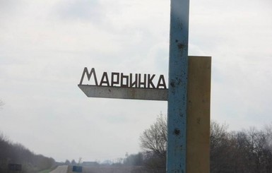 В Марьинке обстреляли жилой квартал: пострадала молодая девушка и пенсионер