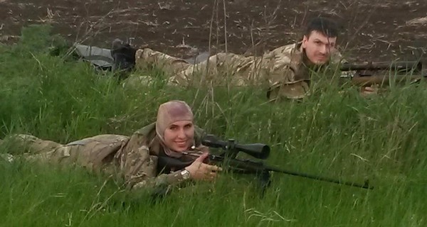 Адама Осмаева и его жену Амину Окуеву взяли под круглосуточную охрану