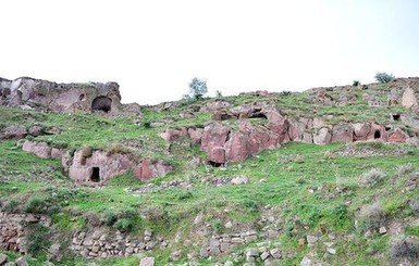 В Турции обнаружили заброшенный подземный город