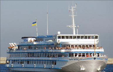 Киевский круизный лайнер 