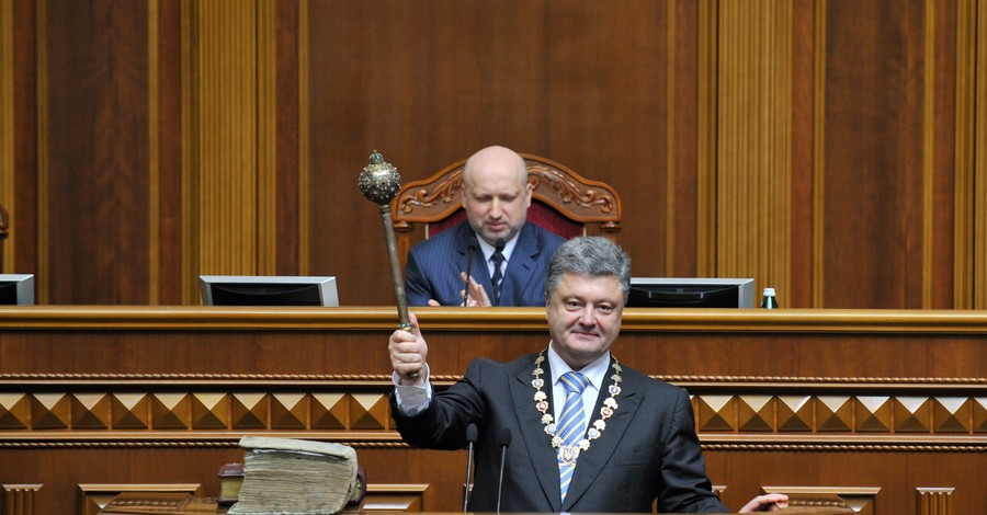 Три года у руля Украины: как менялась команда Порошенко?
