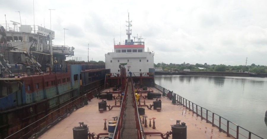Одесские пограничники задержали судно, которое незаконно переправляло моряков в Крым