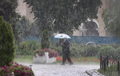 Сегодня днем, 13 июня, в Украине немного похолодает,местами сильный ветер и дождь