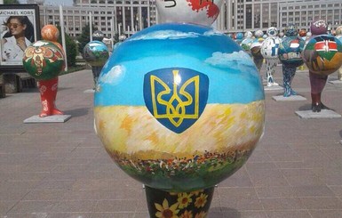 На выставке в Астане зарисовали карту Украины без Крыма