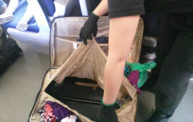 Украинка пыталась провезти в Польшу восьмилетнего сына, упаковав его в чемодан 